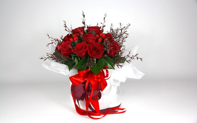 Real Florist. Real Flowers. Melbourne Online Delivery. Same Day | Luxe Rose Hat Box