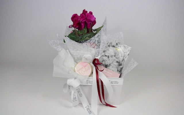 Real Florist. Real Flowers. Melbourne Online Delivery. Same Day | Trio of Love