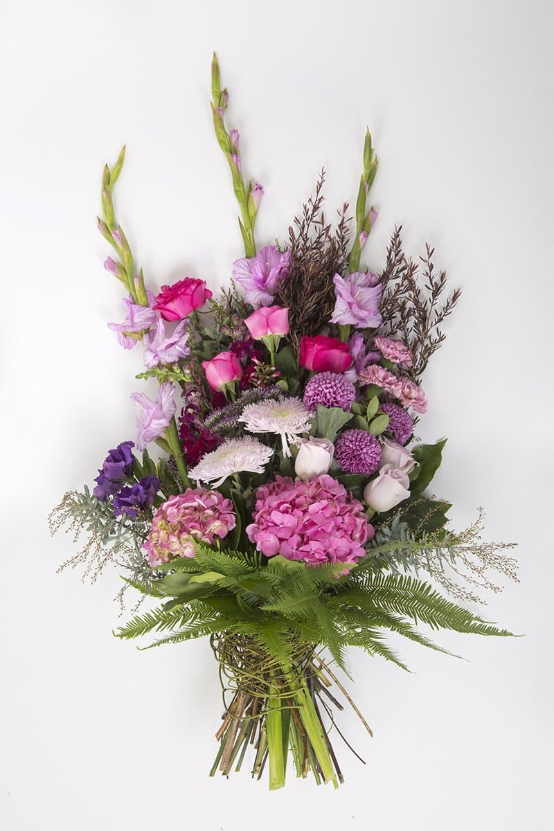 Real Florist. Real Flowers. Melbourne Online Delivery. Same Day | Pretty n Bold Premium Sympathy Sheaf